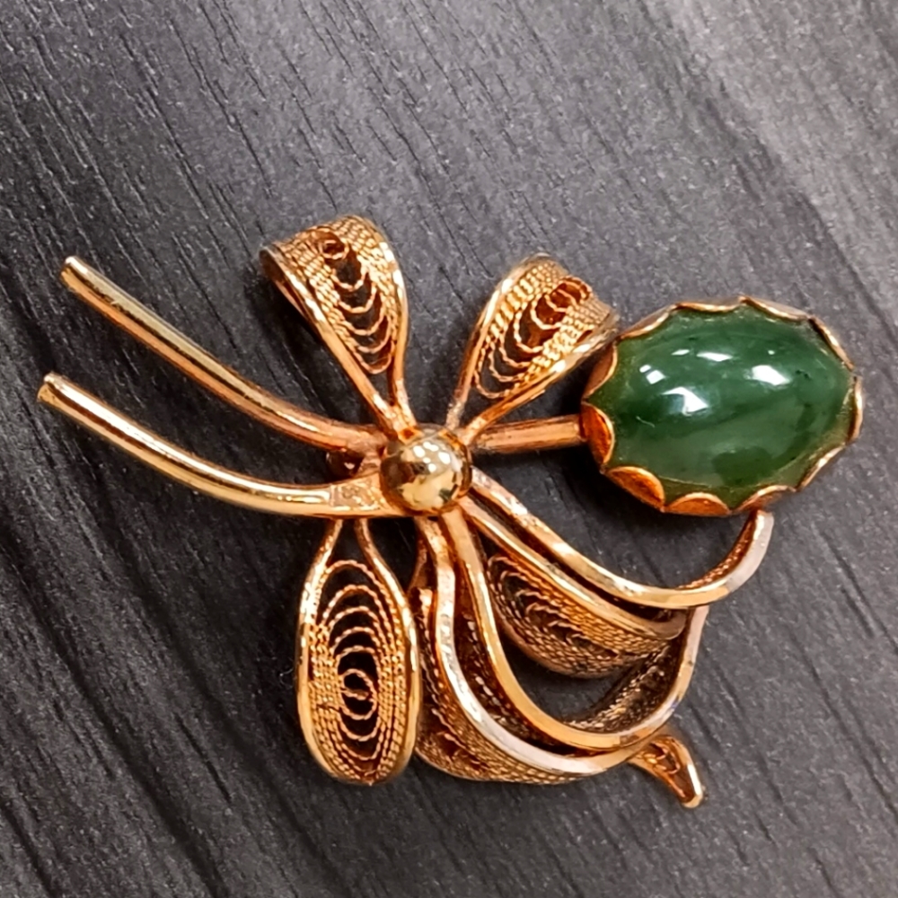 Jade gold pin